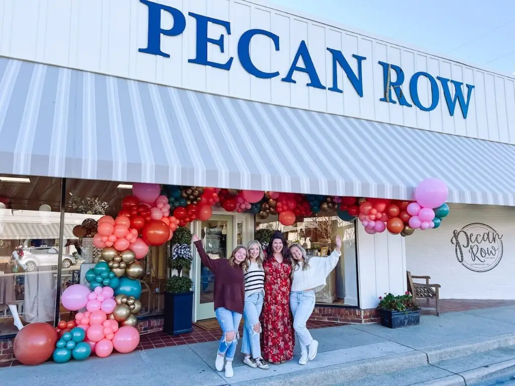 Southern Boutique sells home goods, clothes, and jewelry, as well as provides wedding registry services.